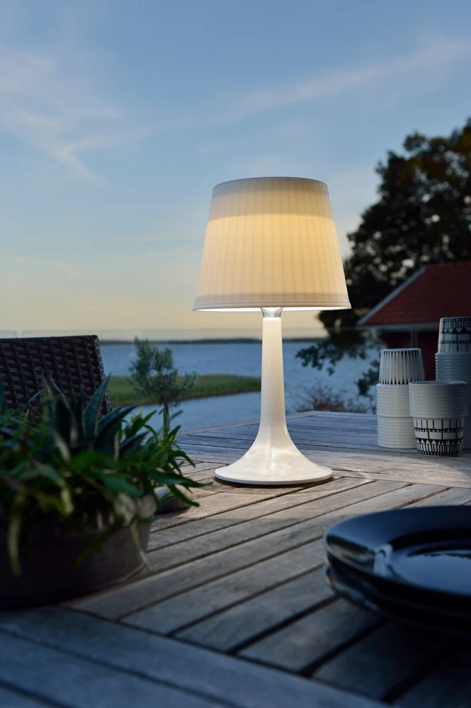 Konstsmide LED Solarleuchte Assisi Tischleuchte weiss,