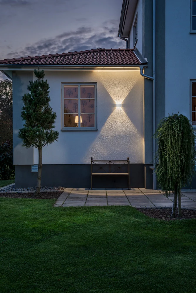 Konstsmide Chieri Wandl. 8W LED, weiss, IP54